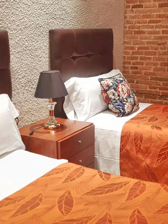 Hostal Orleans Barcelona 2*,