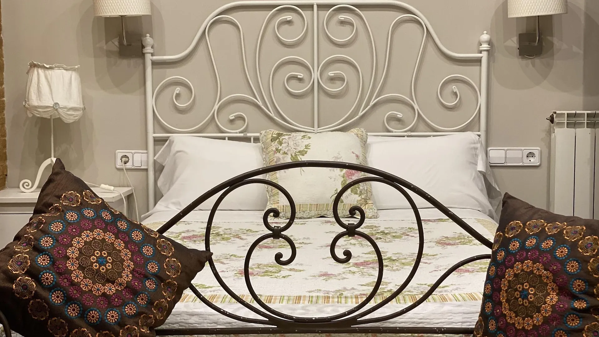 ** Guest house Hostal Orleans Barcelona Spain