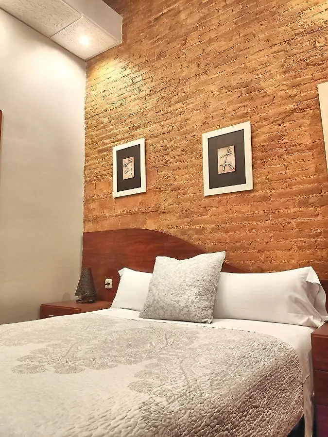Hostal Orleans Barcelona 2*,
