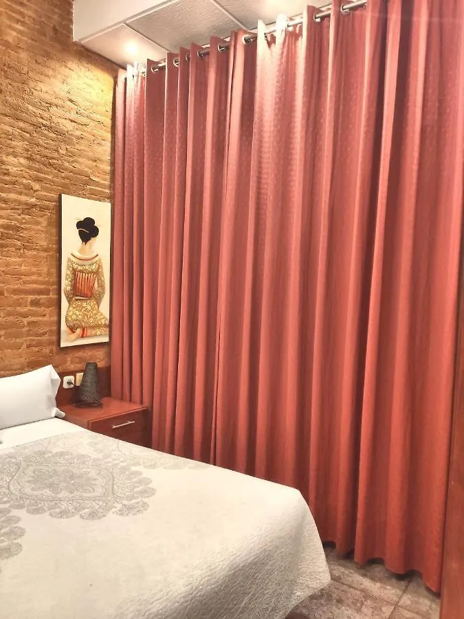 Hostal Orleans Barcelona 2*,