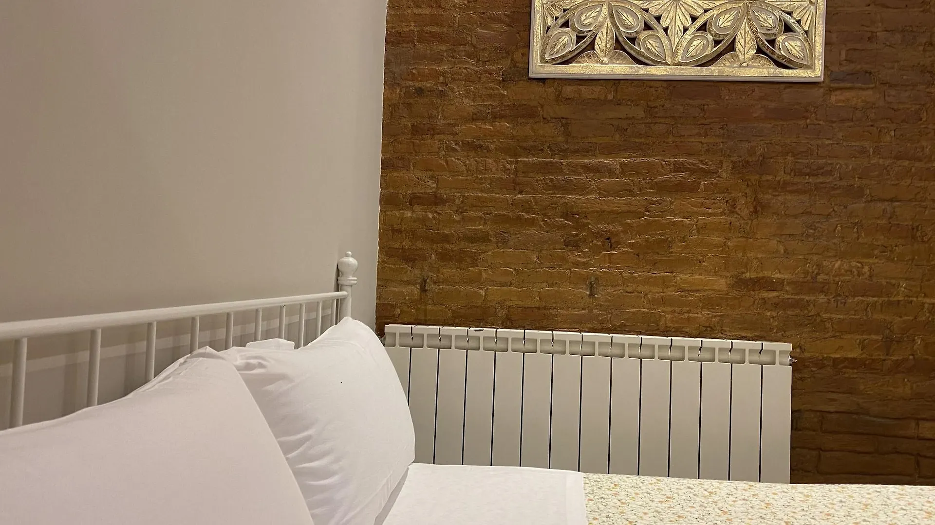 Hostal Orleans Barcelona 2*,  Spanien